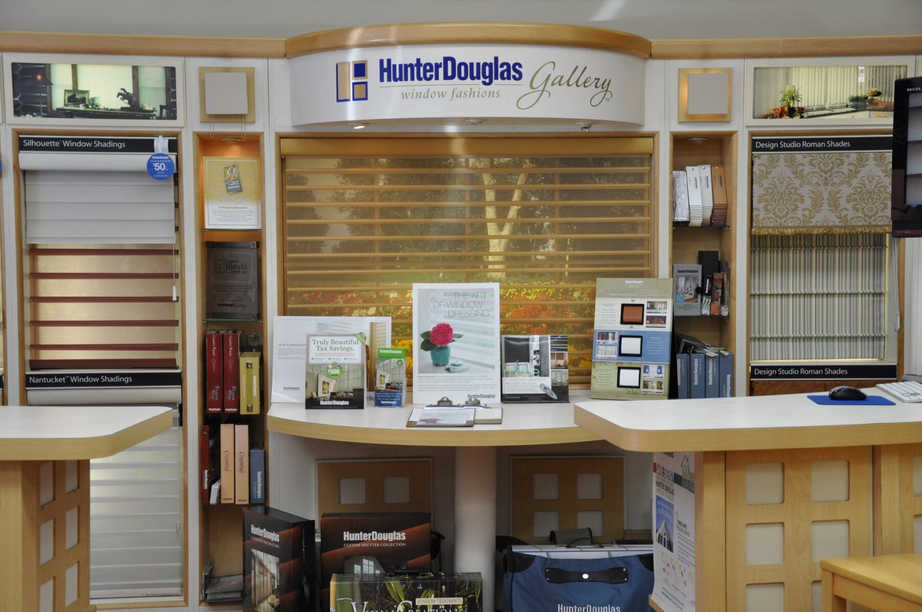 Hunter Douglas Dealer Store: Custom Blinds & Carpet